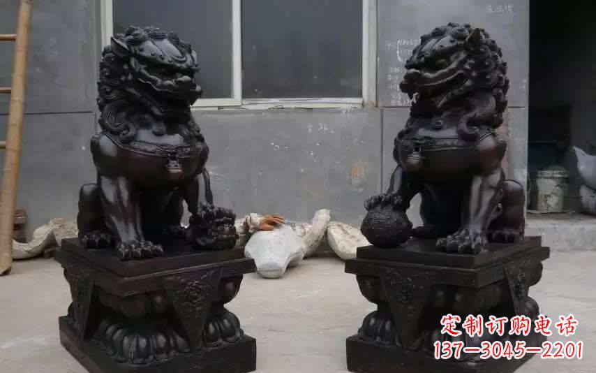 大同踩球镇宅狮子铜雕1