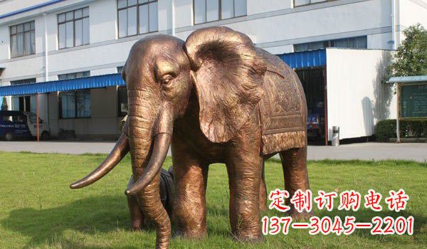 大同大象雕塑——草地上的巨人