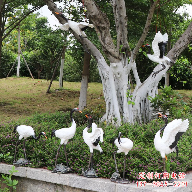 大同美丽的仙鹤雕塑