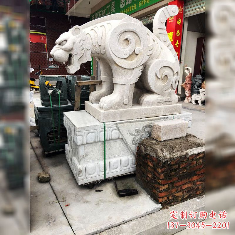 大同大理石广场大门上的精美豹子雕塑
