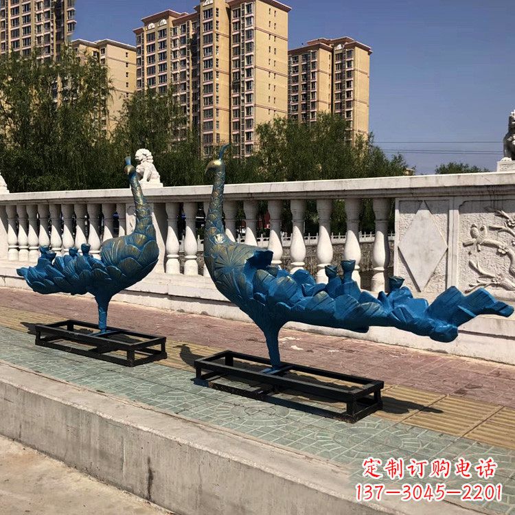 大同创意孔雀玻璃钢动物雕塑摆件