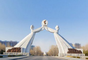 大同城市街道的拱门雕塑——让城市更加精彩