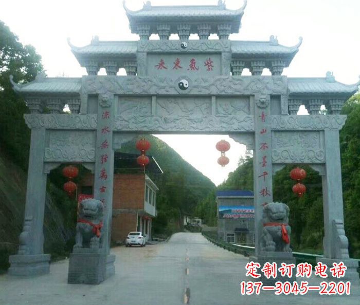 大同“村口三门石雕牌楼——传承文化的艺术”