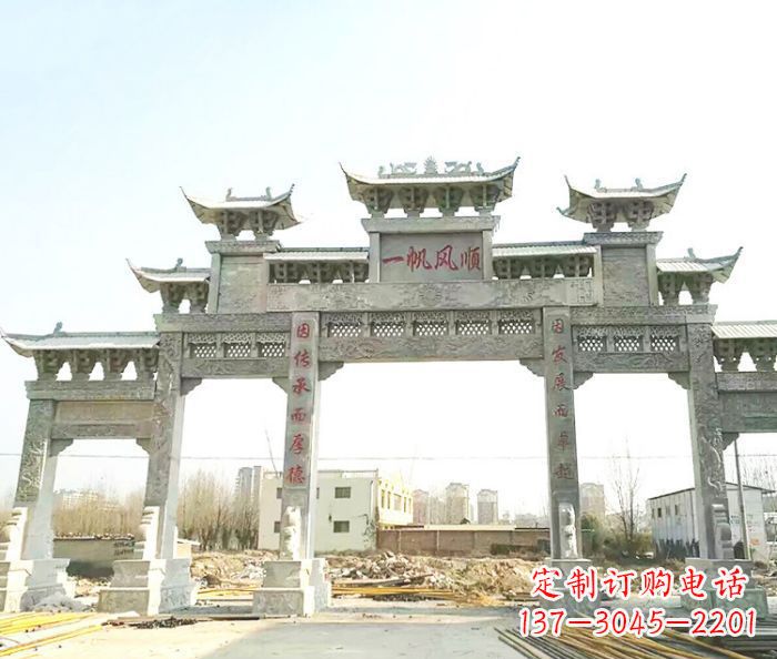 大同别具一格的大型五门石雕牌楼