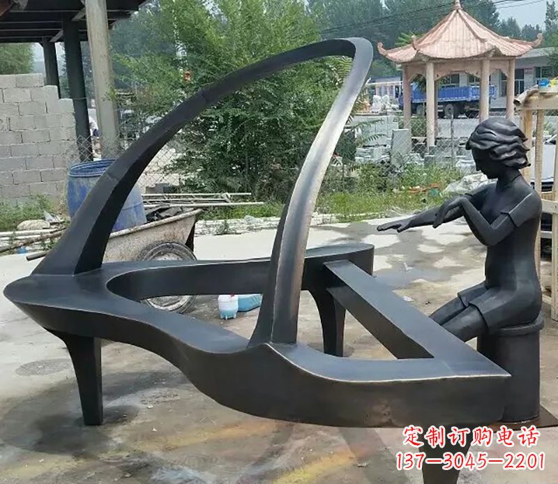 大同钢琴抽象铜雕