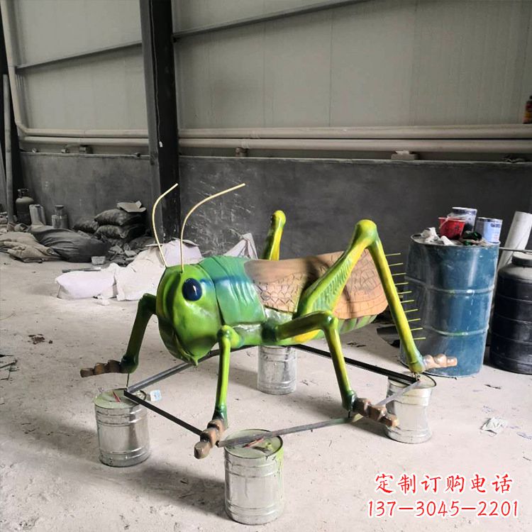 大同仿真蚂蚱玻璃钢蝗虫雕塑