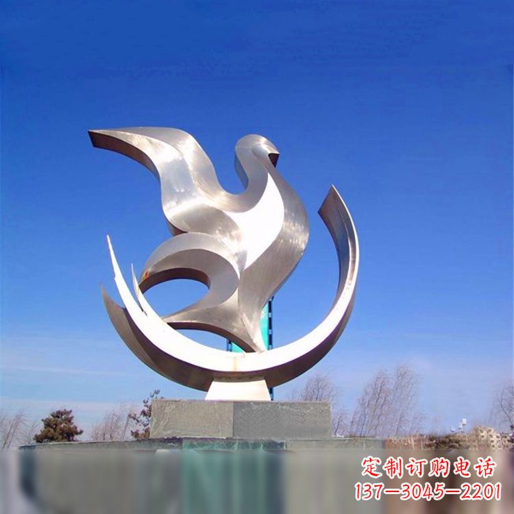 大同贴近自然的精美鸽子雕像