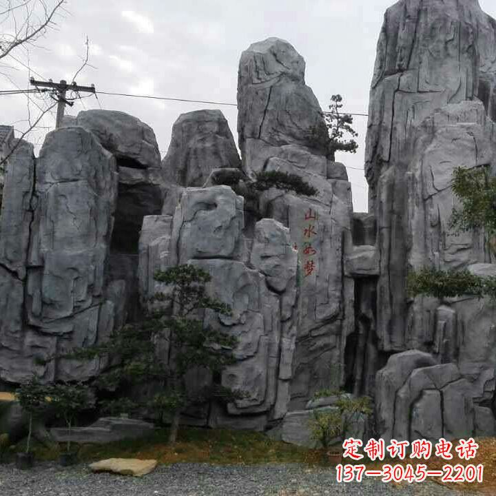 大同GRC塑石假山雕塑--营造一片芳草如茵的大自然风景