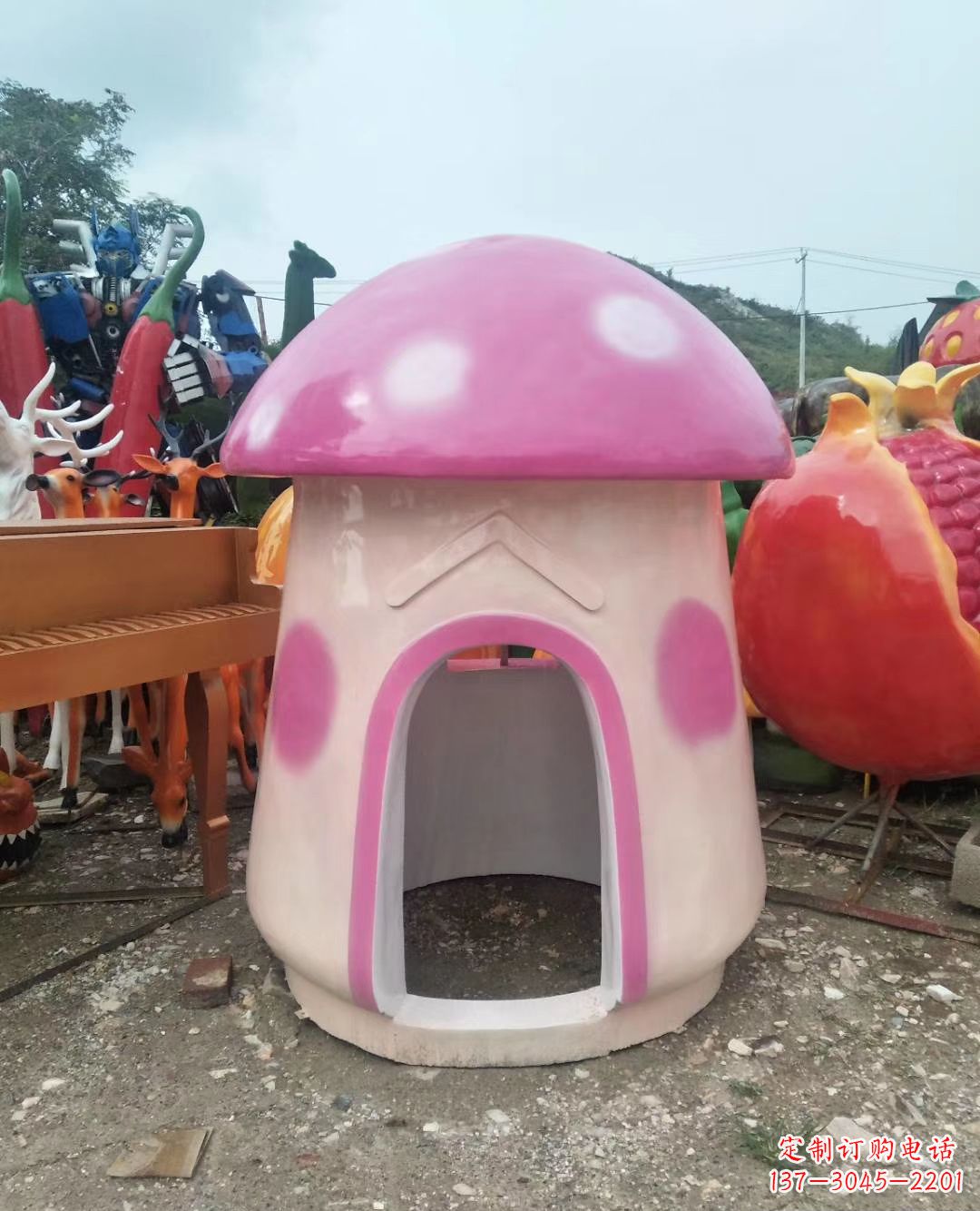 大同精致彩绘蘑菇屋雕塑