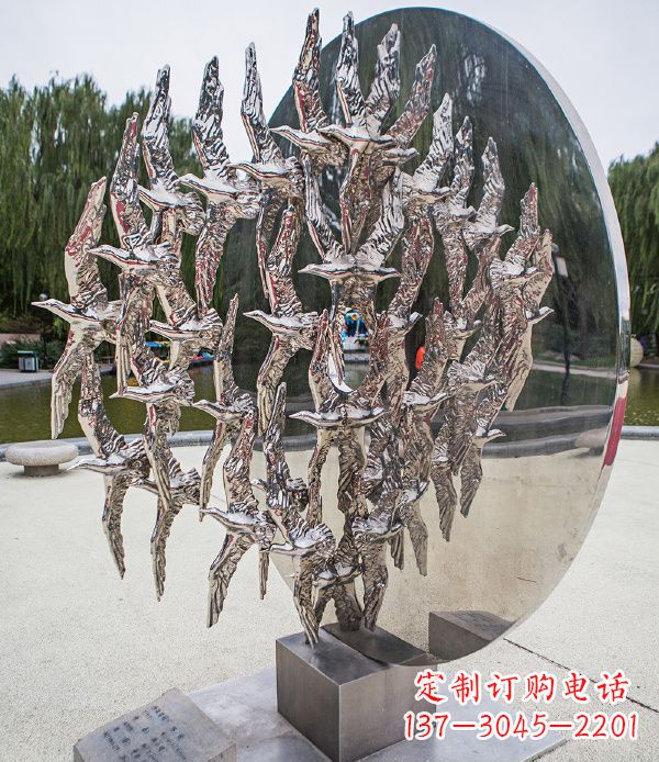 大同欣赏鸽子轻盈的美丽——不锈钢动物鸽子雕塑
