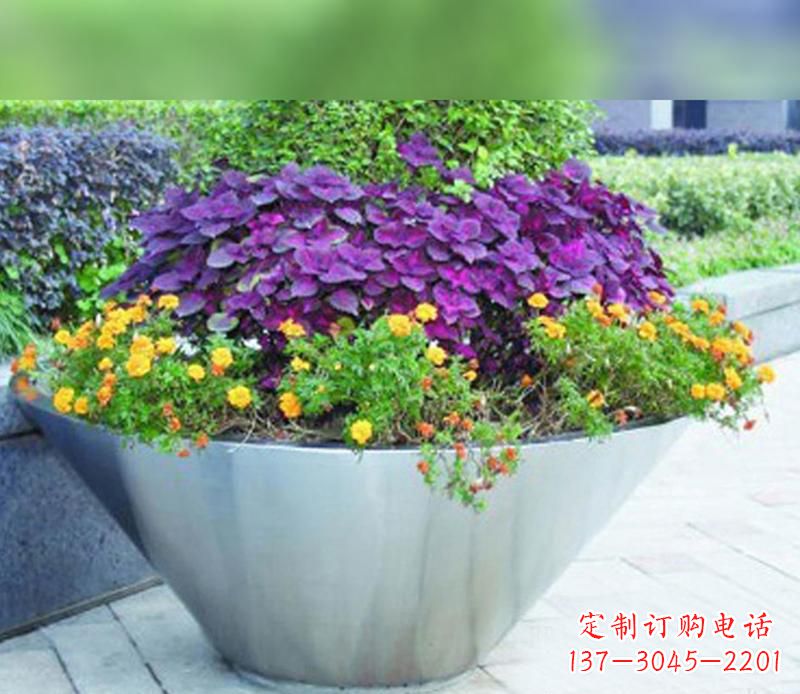 大同中领雕塑精致无比的花盆雕塑