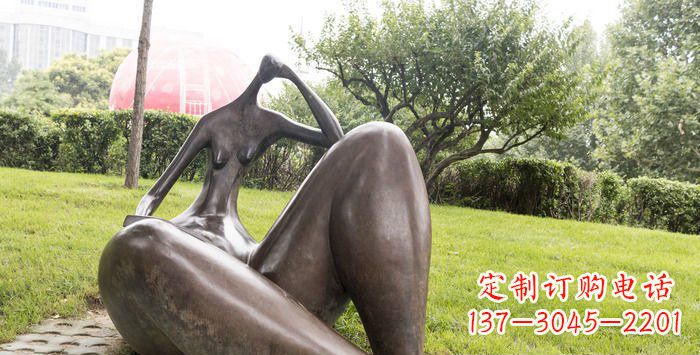 大同公园抽象女人景观铜雕