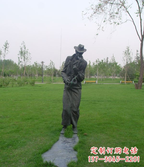 大同公园吹萨克斯人物铜雕