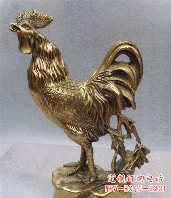 大同公园打鸣的公鸡动物铜雕 (2)