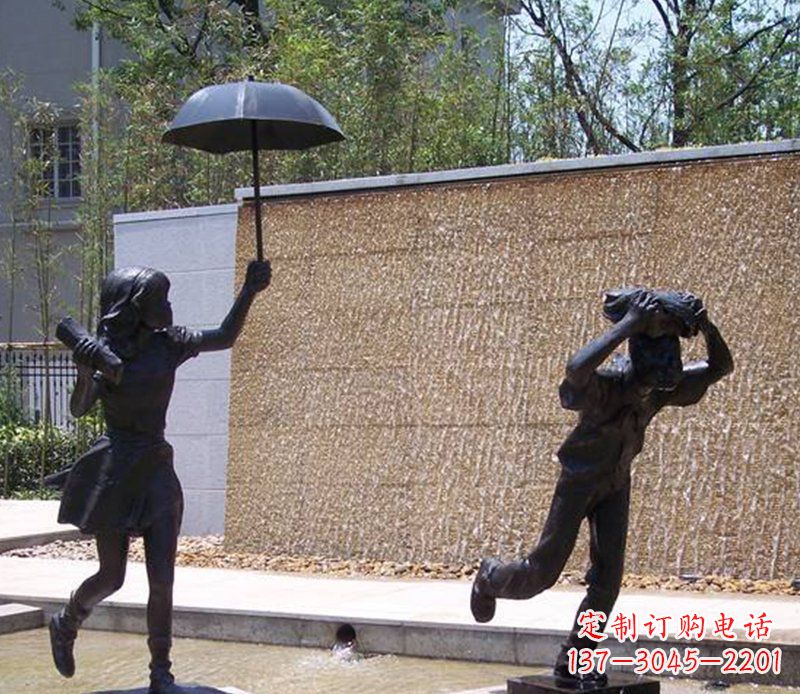 大同抗风雨小男孩铜雕
