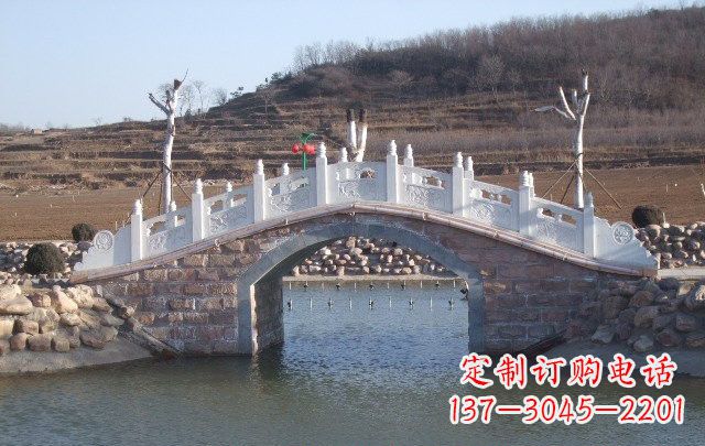 大同独特设计的拱桥石雕