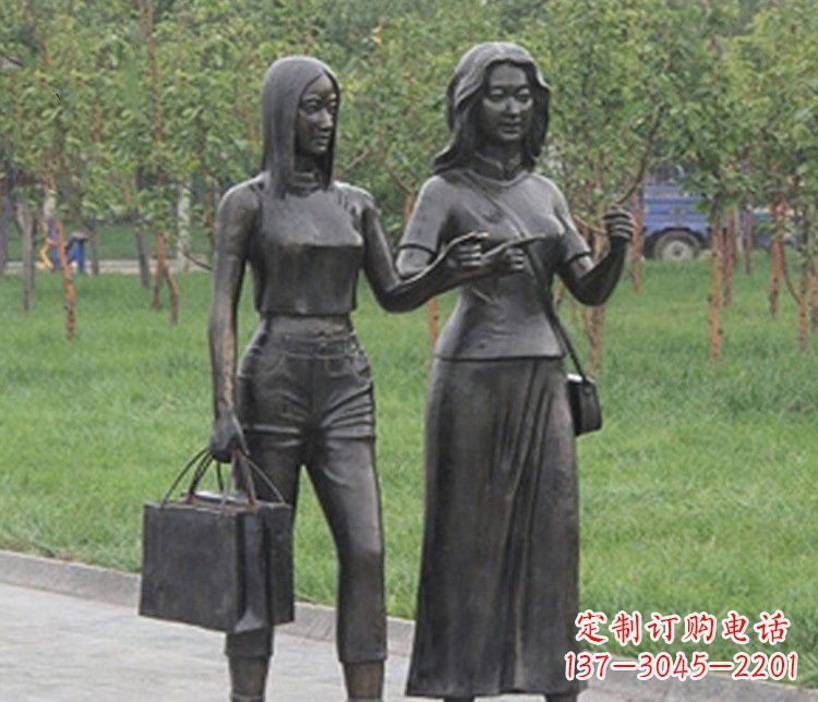 大同艺术精品铜雕——公园逛街女性人物铜雕塑