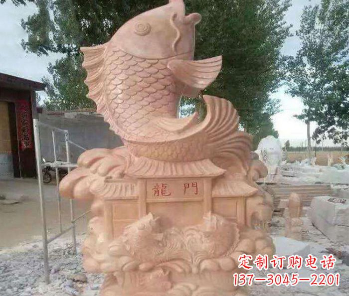 大同红石雕塑-晚霞鱼喷泉