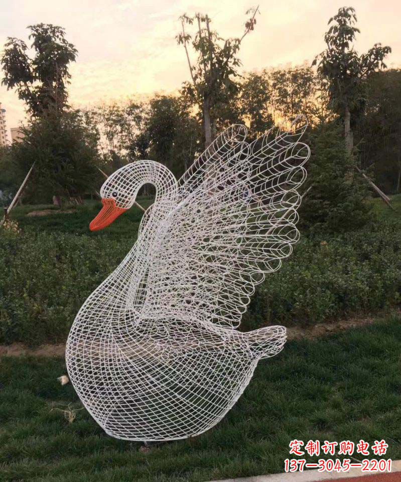 大同高雅不锈钢镂空天鹅雕塑