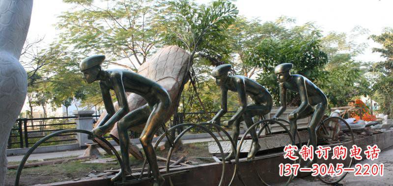 大同公园骑自行车的人物景观铜雕