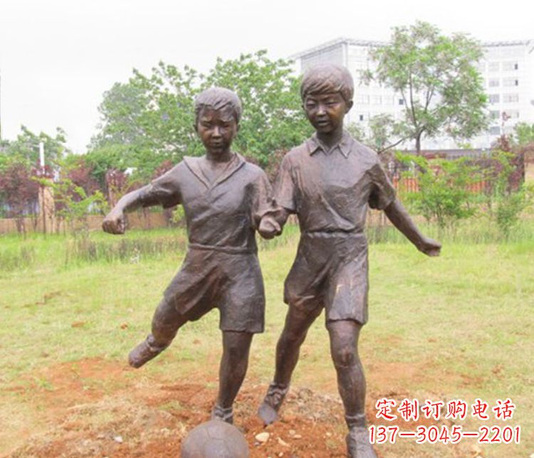大同童心盎然的足球铜雕