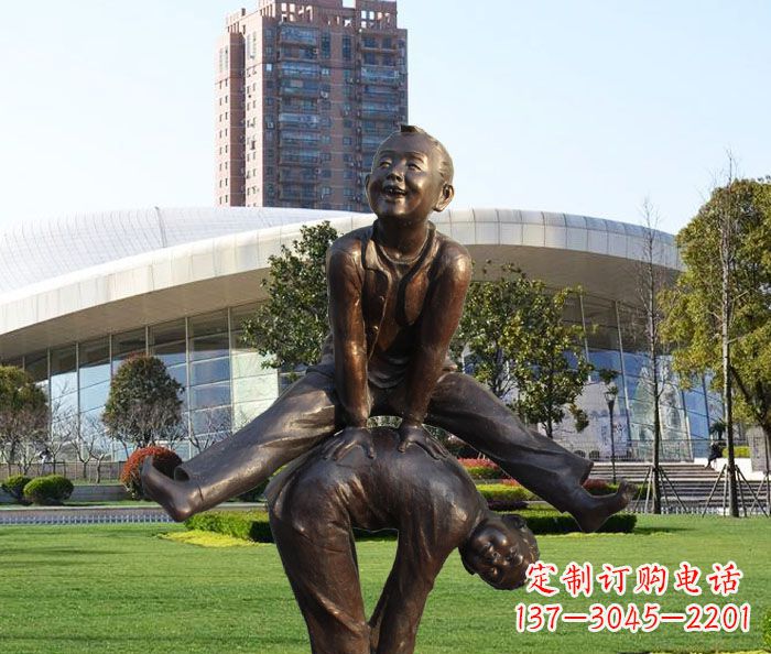 大同童趣十足的山羊铜雕