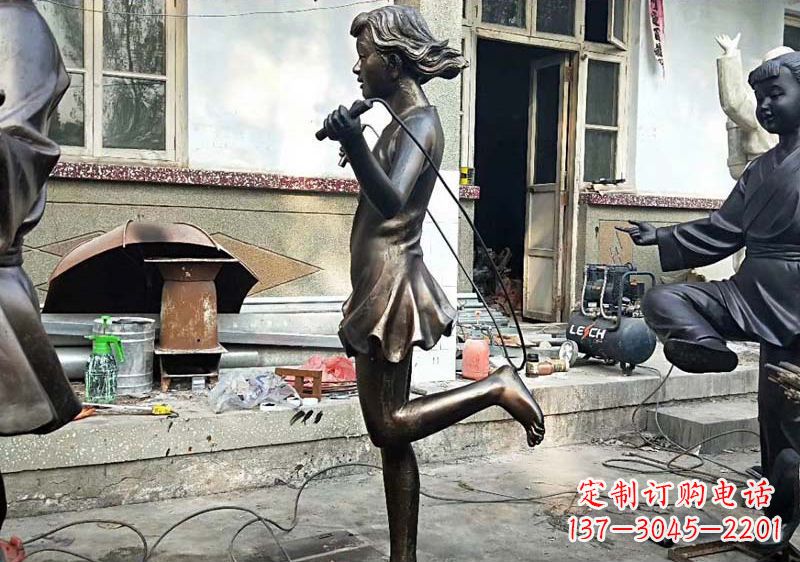 大同公园跳绳小女孩铜雕