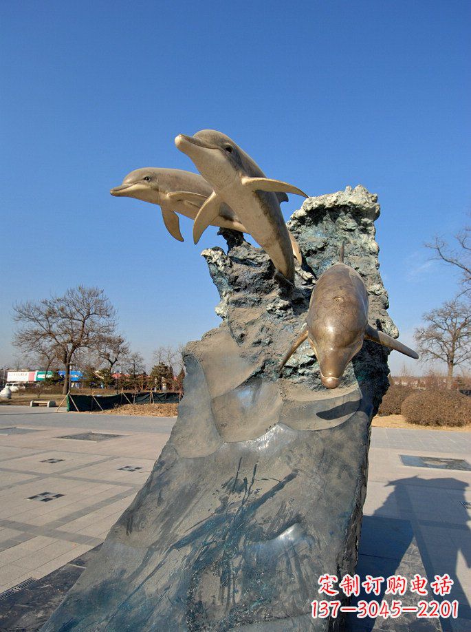 大同公园跳水的海豚景观雕塑