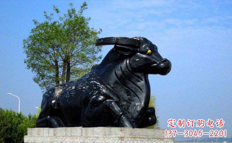 大同公园卧着的牛动物铜雕