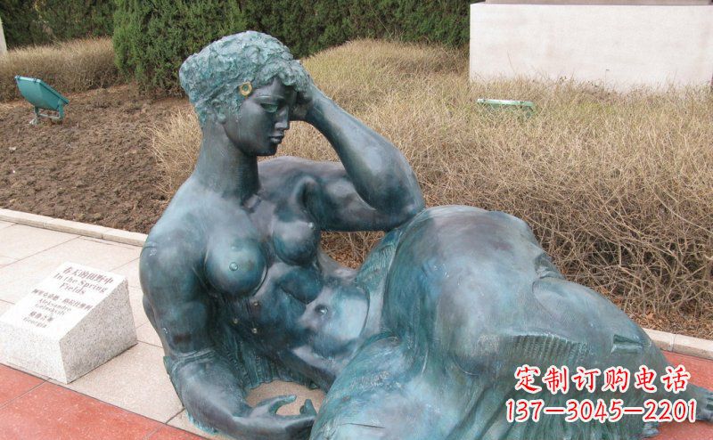 大同公园西方女人人物铜雕_2