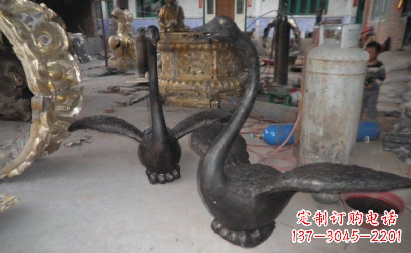 大同汇聚灵性的仙鹤塑像