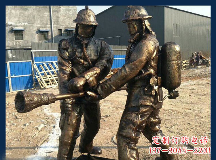 大同以消防员为原型的铜雕塑