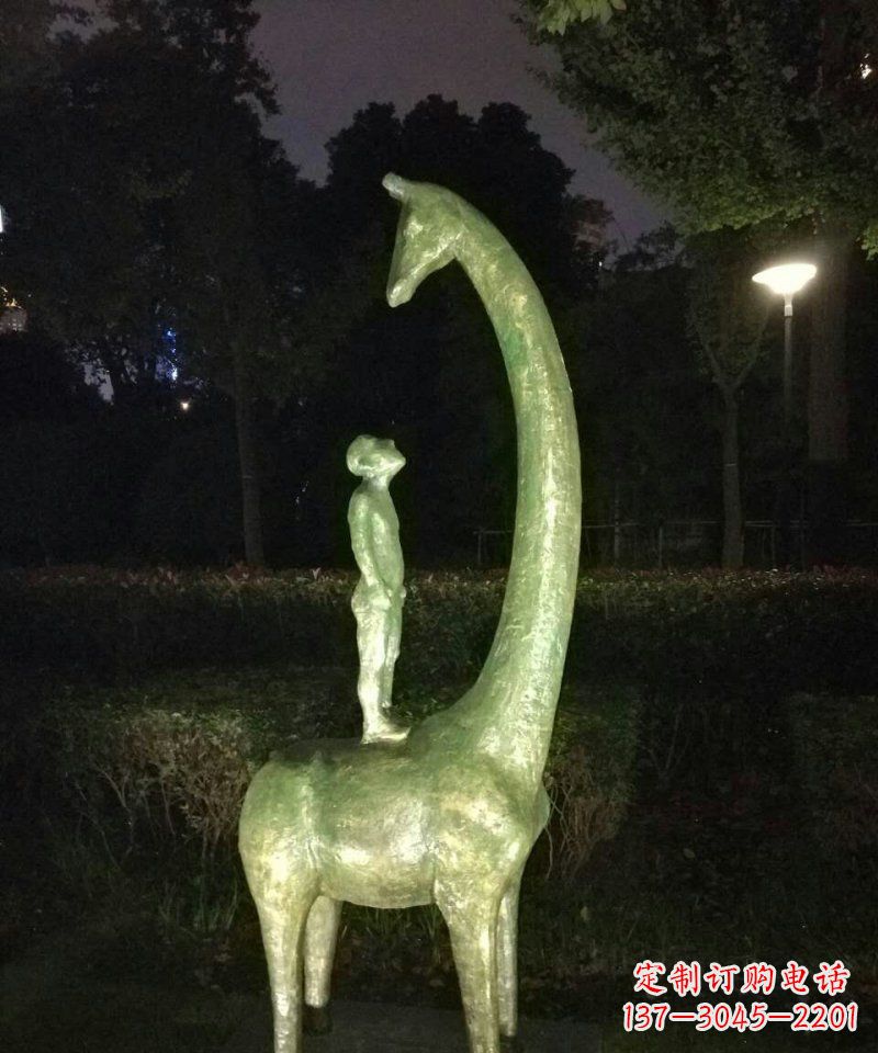 大同壮观绝伦的长颈鹿雕塑