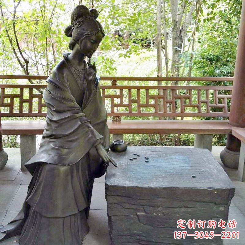 大同艺术精灵西施下棋情景雕塑