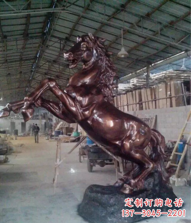 大同广场奔马铜雕