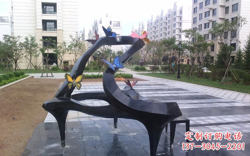 大同广场不锈钢抽象钢琴雕塑