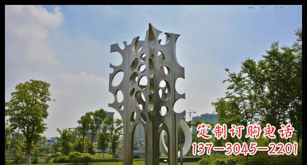 大同定制化大型不锈钢松树雕塑