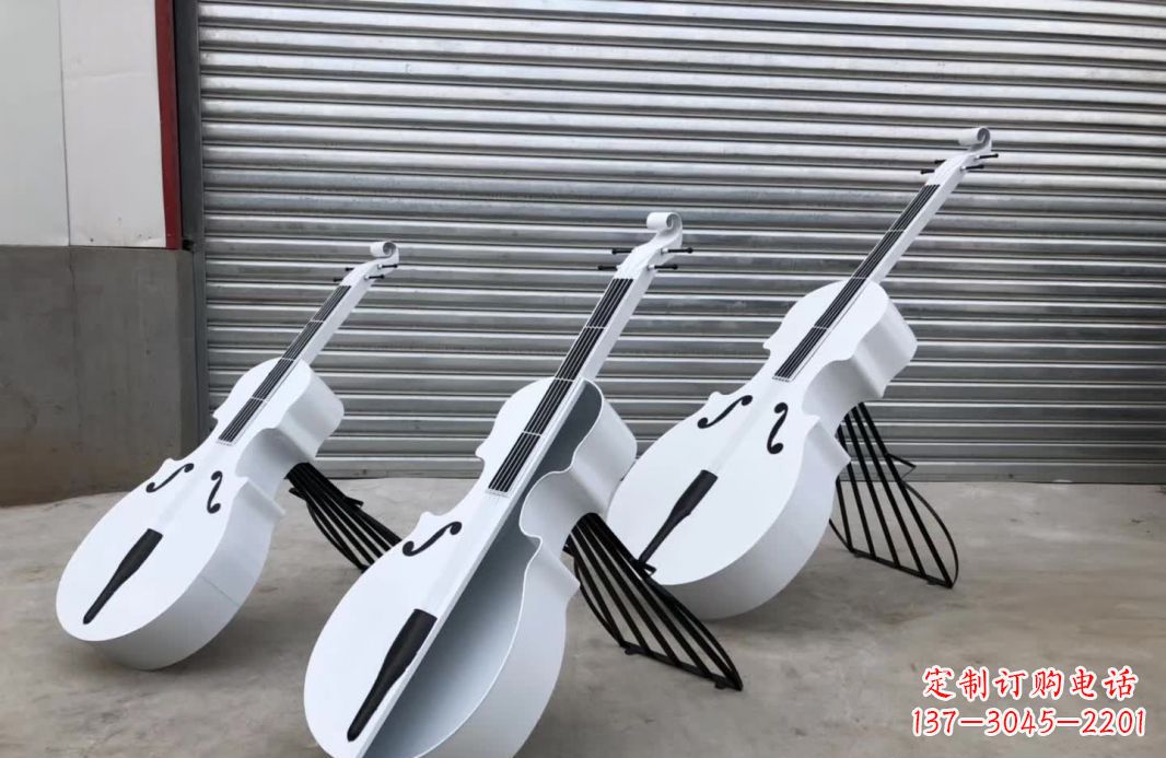 大同广场不锈钢大提琴雕塑1