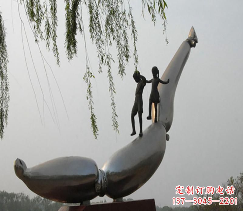 大同海豚情侣雕塑，精美绝伦，让爱沉醉于大海中