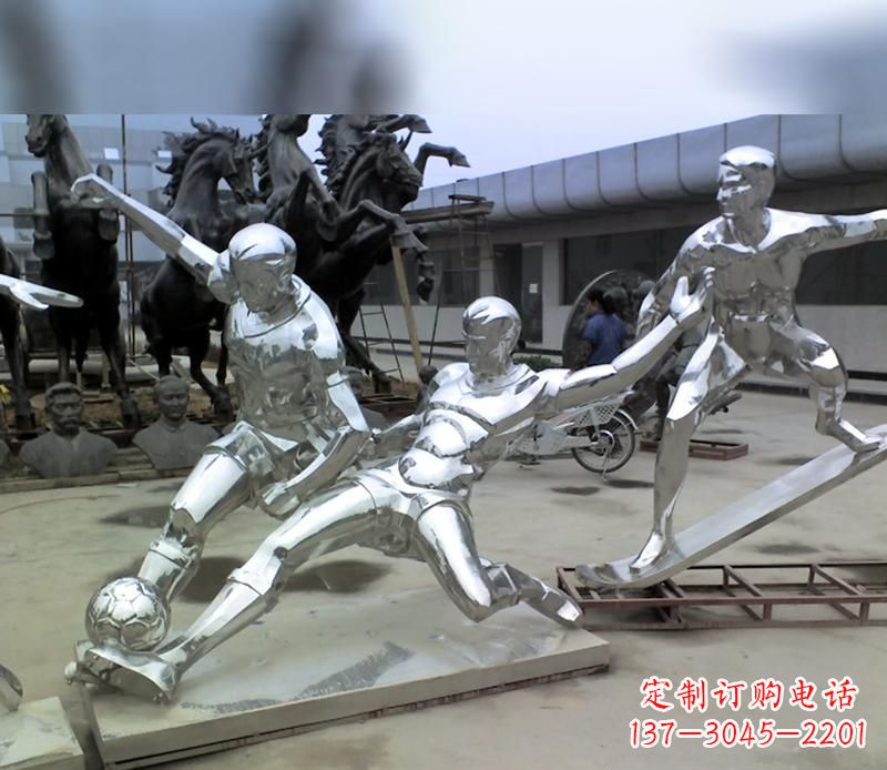大同中领雕塑定制的不锈钢足球运动雕塑