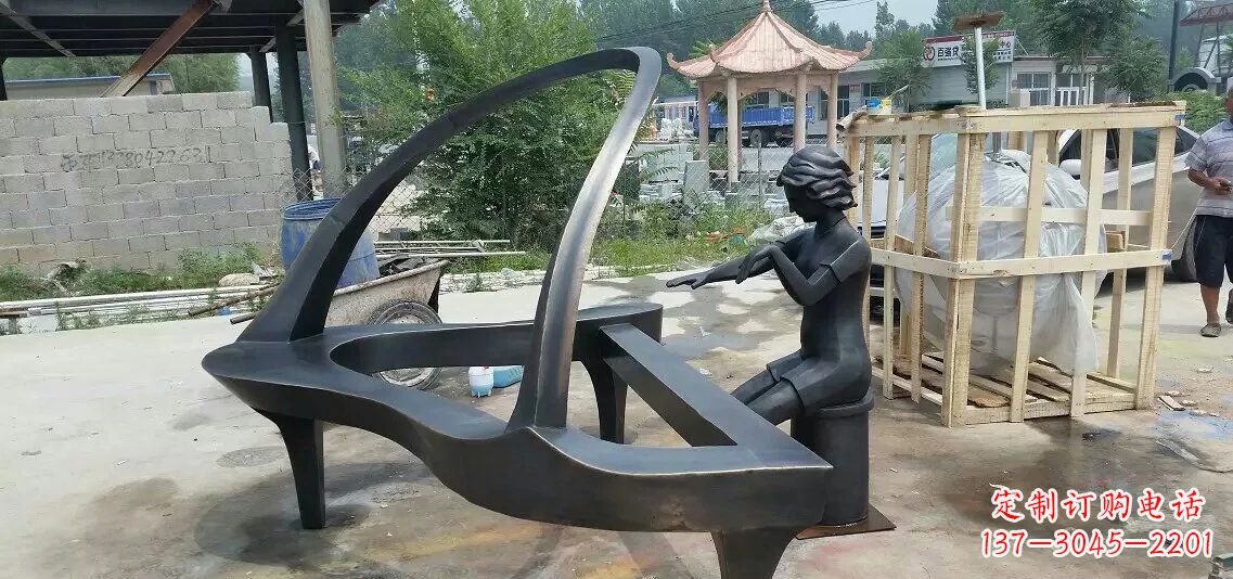 大同广场抽象弹钢琴景观铜雕