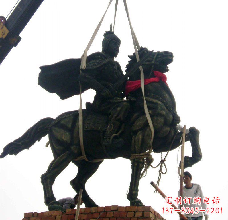 大同广场古代骑马的将军景观铜雕