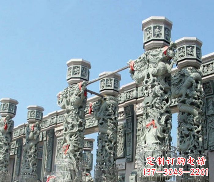 大同青石龙柱雕塑,装点热闹的广场景观