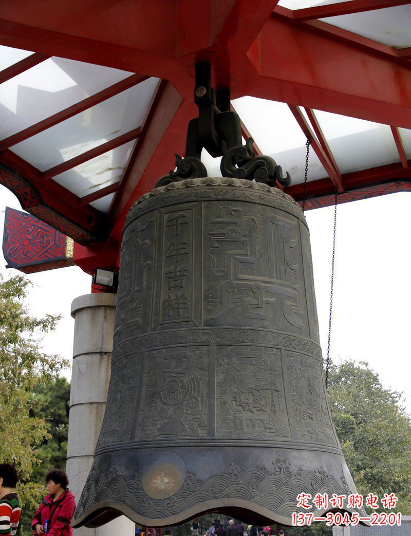 大同中领雕塑:千年吉祥铜钟雕塑