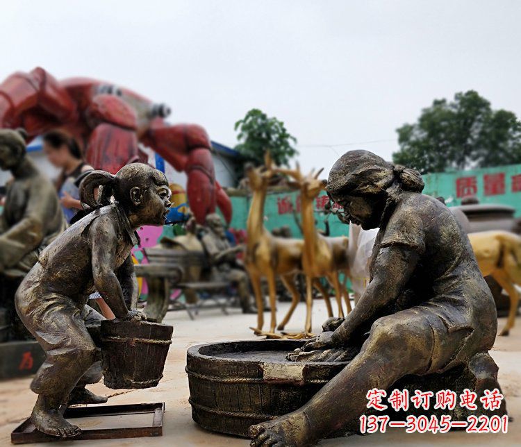 大同注重传统的母爱——广场铜雕母亲洗衣服小品雕塑