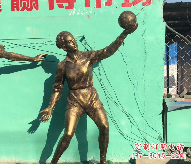 大同中领雕塑:学生运动的赞美——精美铜雕学生人物排球雕塑