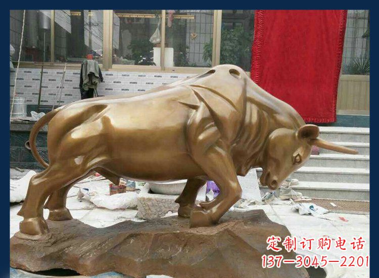 大同铜质金黄牛雕塑:添加活力与美观设计