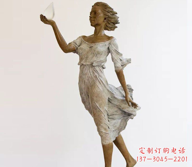 大同广场铜雕西方美女玩耍人物雕塑