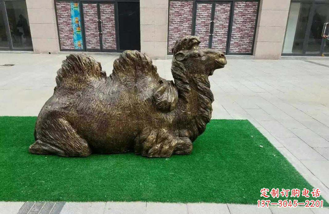 大同跪姿骆驼铜雕