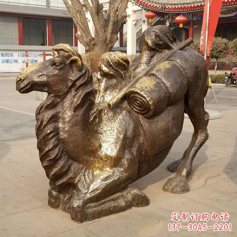 大同跪俯的骆驼铜雕,把动物的肃穆传递给您